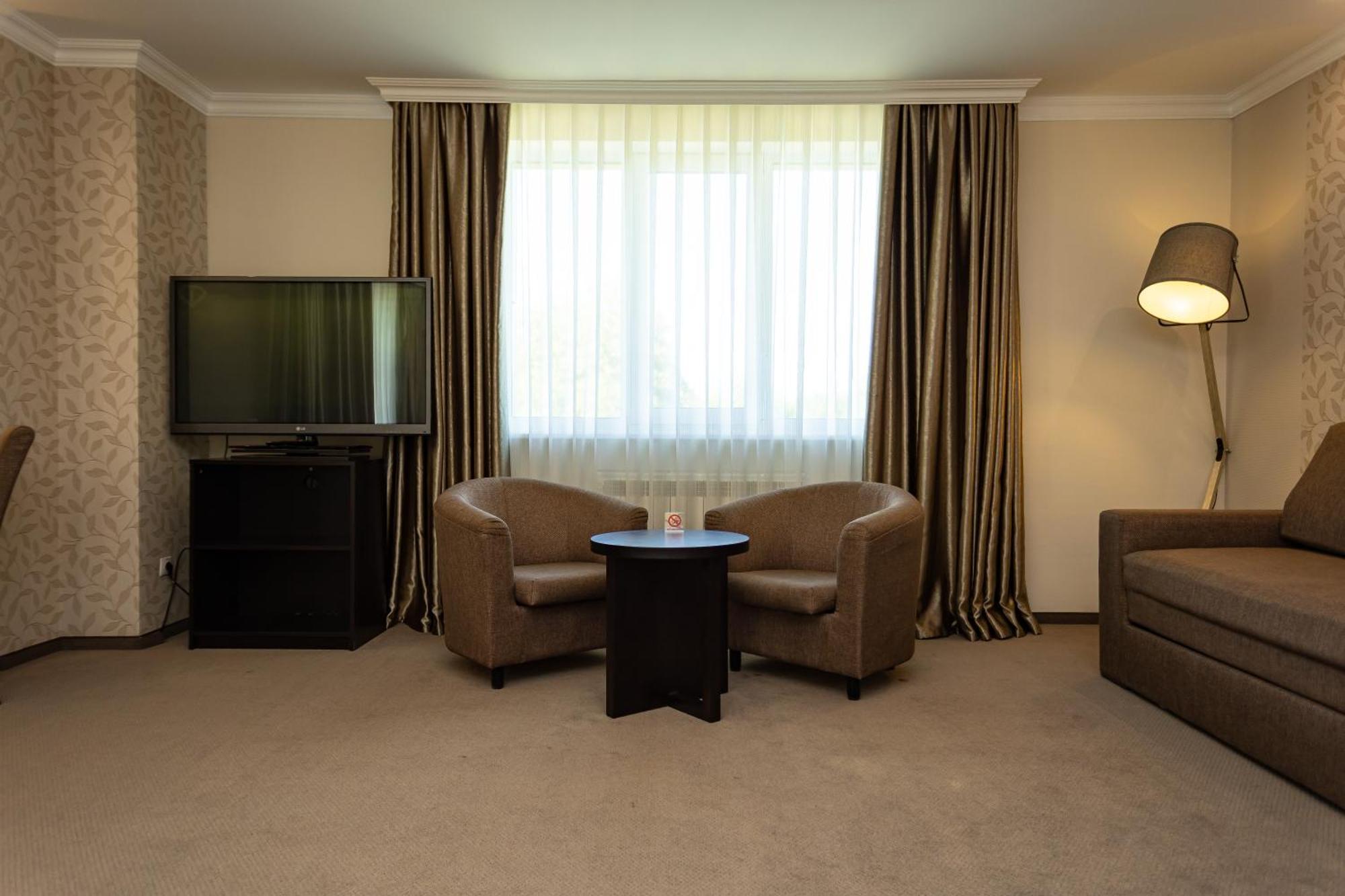 Riverside- Hotel And Mice Chernihiv Luaran gambar