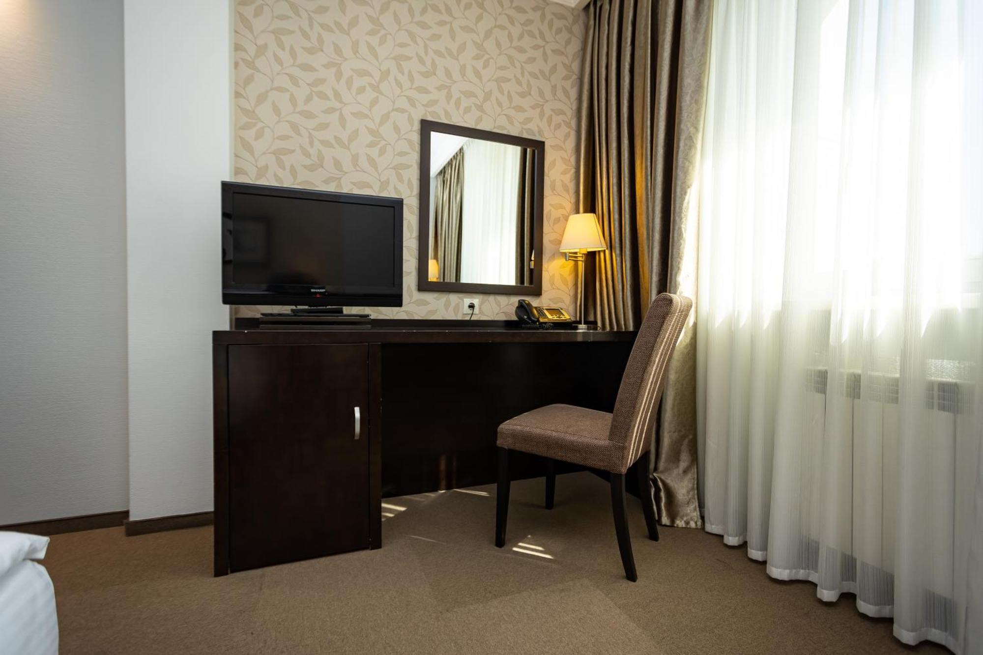 Riverside- Hotel And Mice Chernihiv Luaran gambar