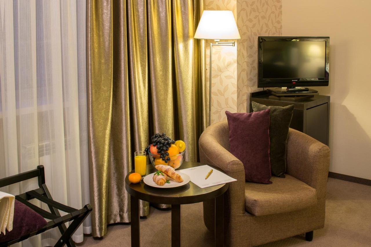 Riverside- Hotel And Mice Chernihiv Bilik gambar